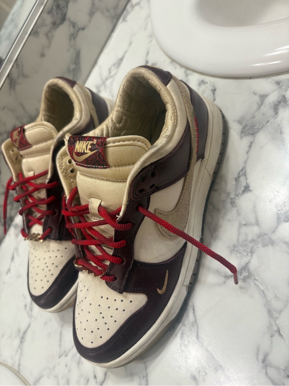 Nike Men’s Cream and Burgundy Low-Top Sneakers with Red Laces